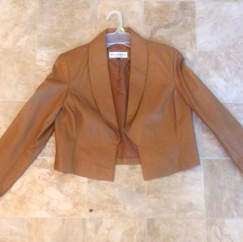 Lews Magram Genuine leather cropped blazer set